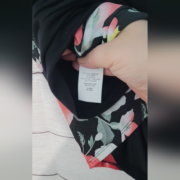 Nwot Reitmans floral print sleeveless blouse - Picture 8 of 10